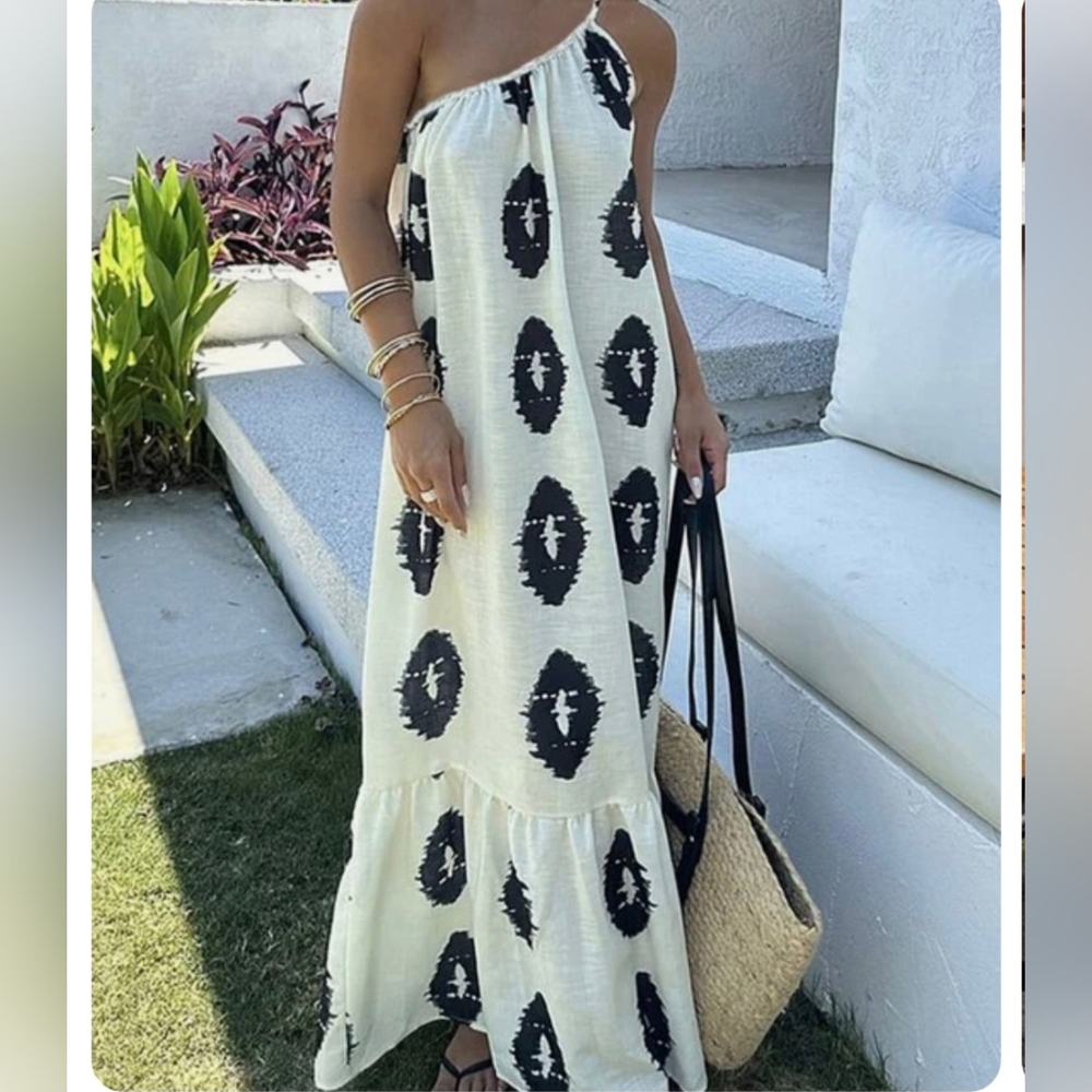 Isla Printed One Shoulder Maxi Dress. Size Small NWT